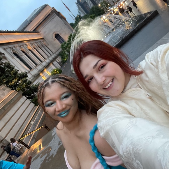 Meet your Posher, Courtney - Picture 1 of 1